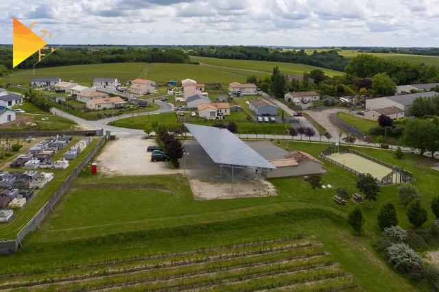 Ombrière à Capian prise d'en haut