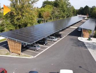 ombrière de parking vue d'en haut à Castelnau de Médoc